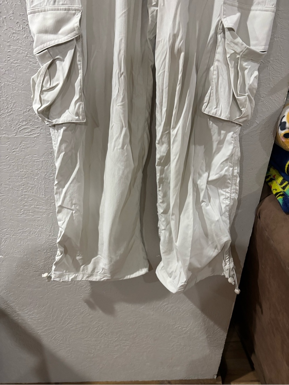 Lululemon Dance Studio Relaxed-Fit Mid-Rise Cargo Athletic Pant in Bone size L - Picture 3 of 9